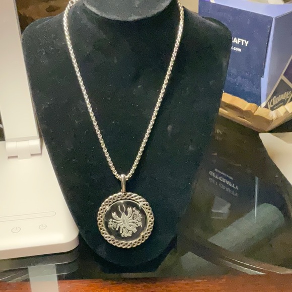 Jewelry A Beautiful Pendant With The Cancer Zodiac Sign Cut In Glass